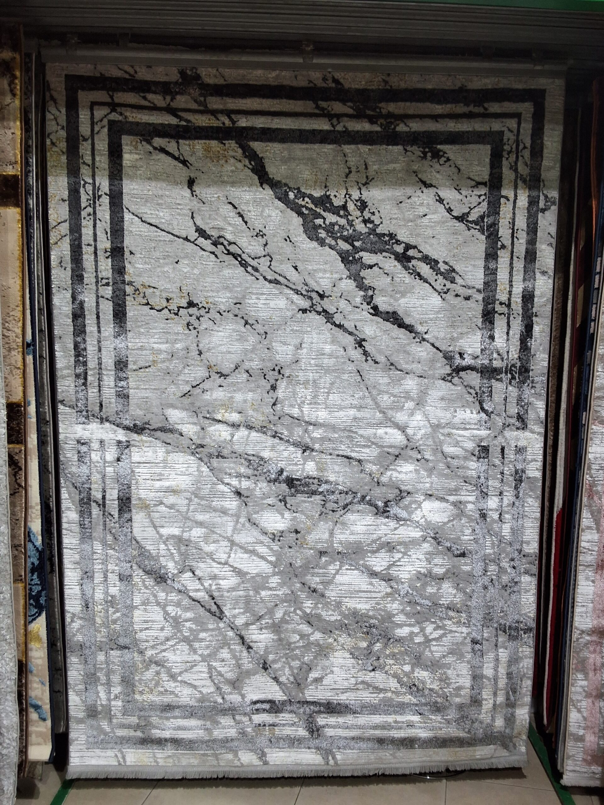 Tapis Everest 1m60/2m30 Gris Noir Blanc